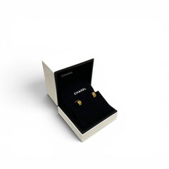 Chanel Coco Crush stud earrings in 18K yellow gold