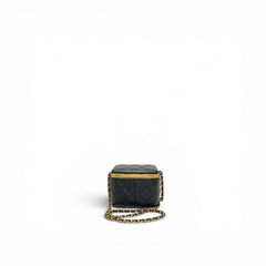 Chanel Detail cc logo mini vanity case with chain lambskin black GHW (microchip)