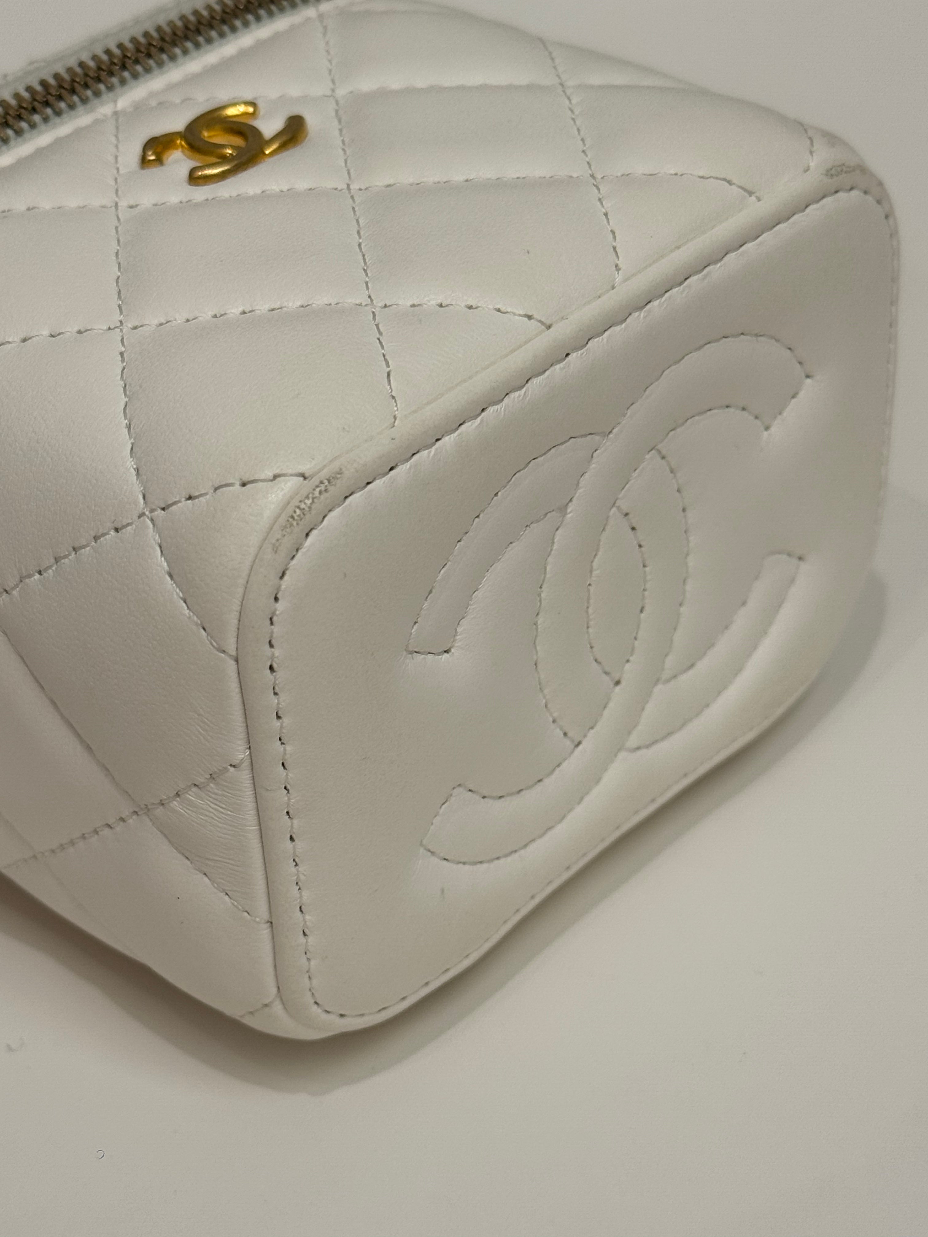 Chanel Pearl Crush Mini Vanity Case With Chain Lambskin White