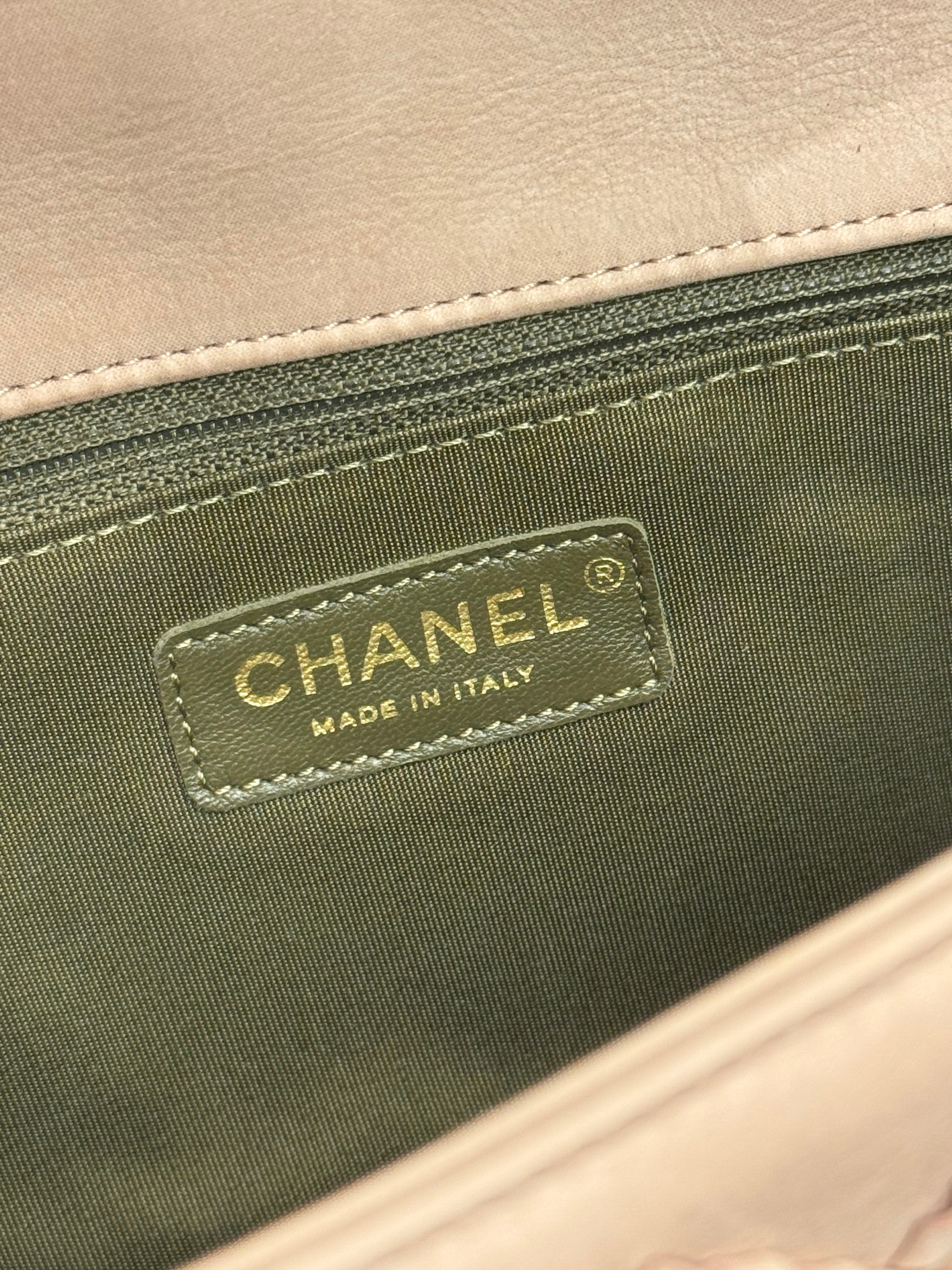 Chanel Twist Heart Flap Crossbody Bag Lambskin Pink Beige