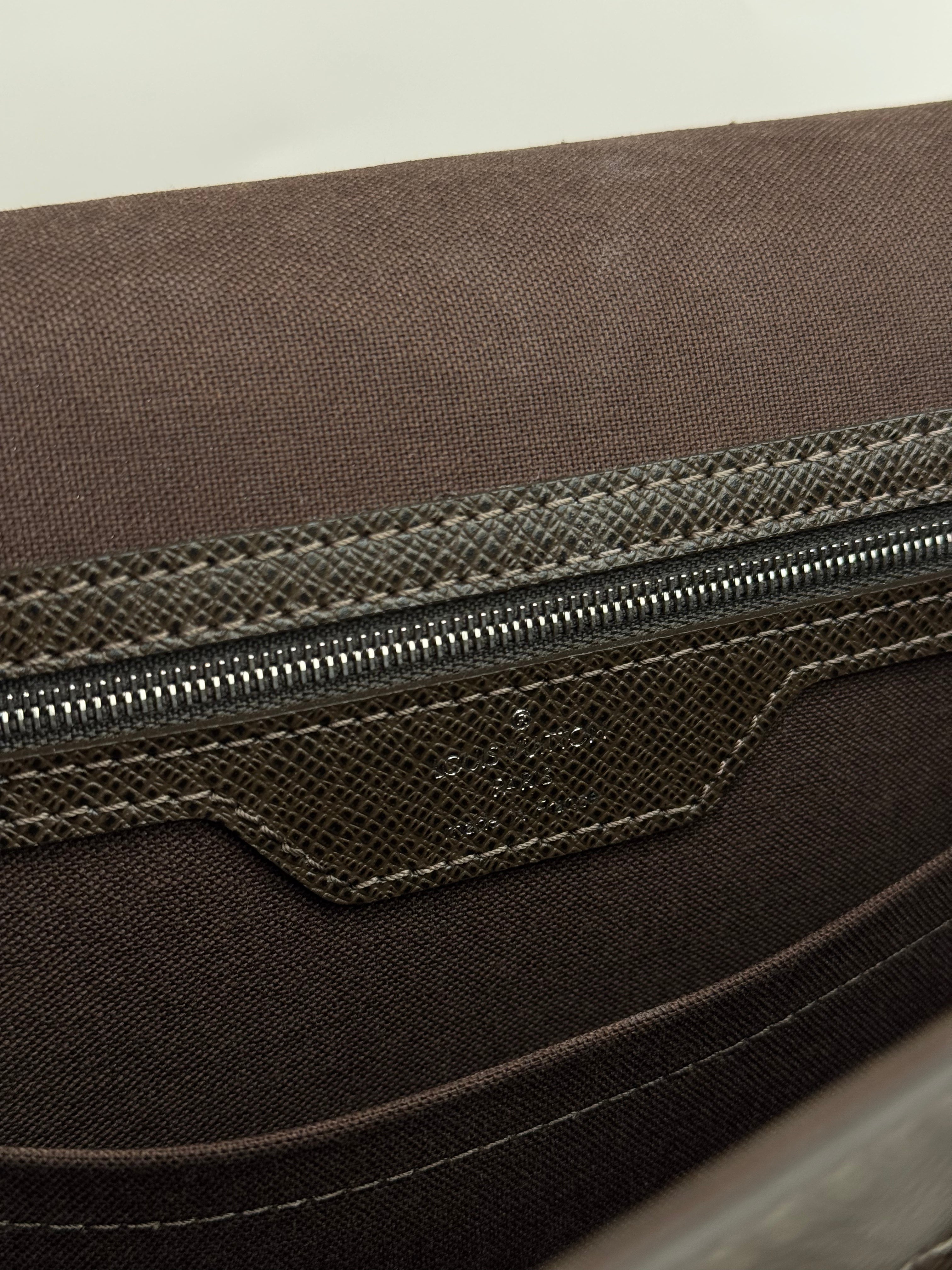 Louis Vuitton Alexei Messenger Bag Taiga
