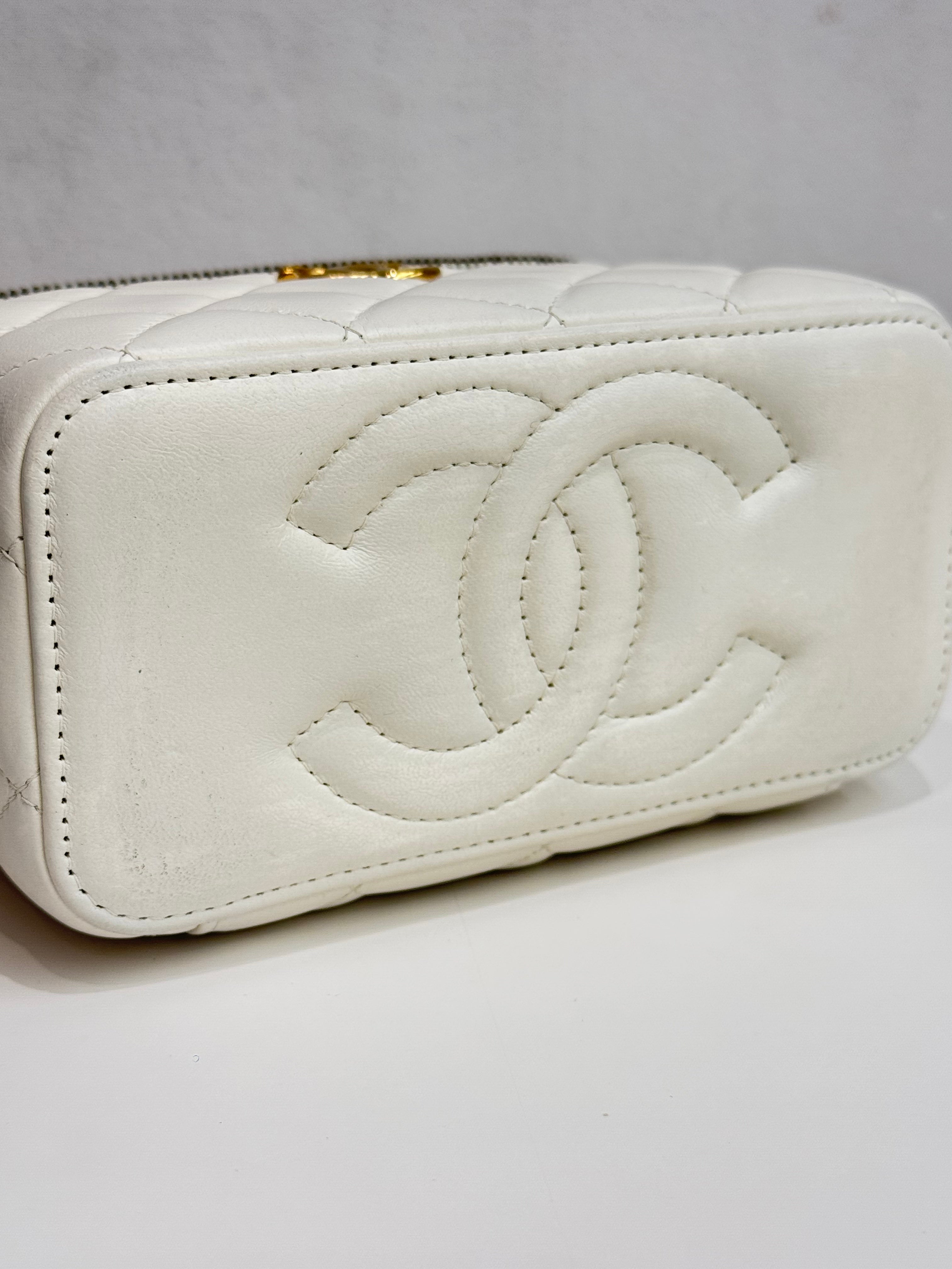Chanel Letter/CC Logo Chain Long Vanity Calfskin White (Microchip)