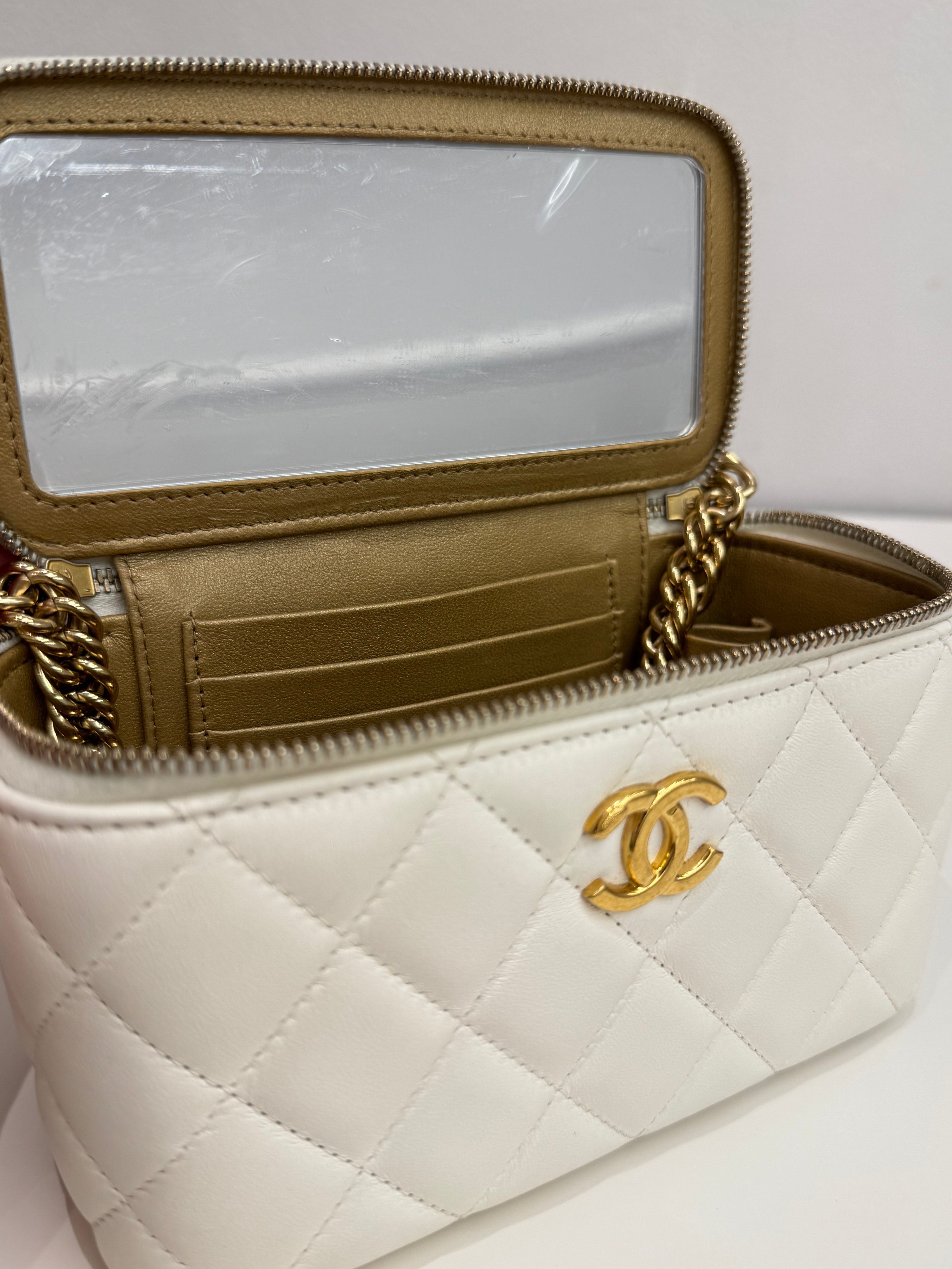 Chanel Letter/CC Logo Chain Long Vanity Calfskin White (Microchip)