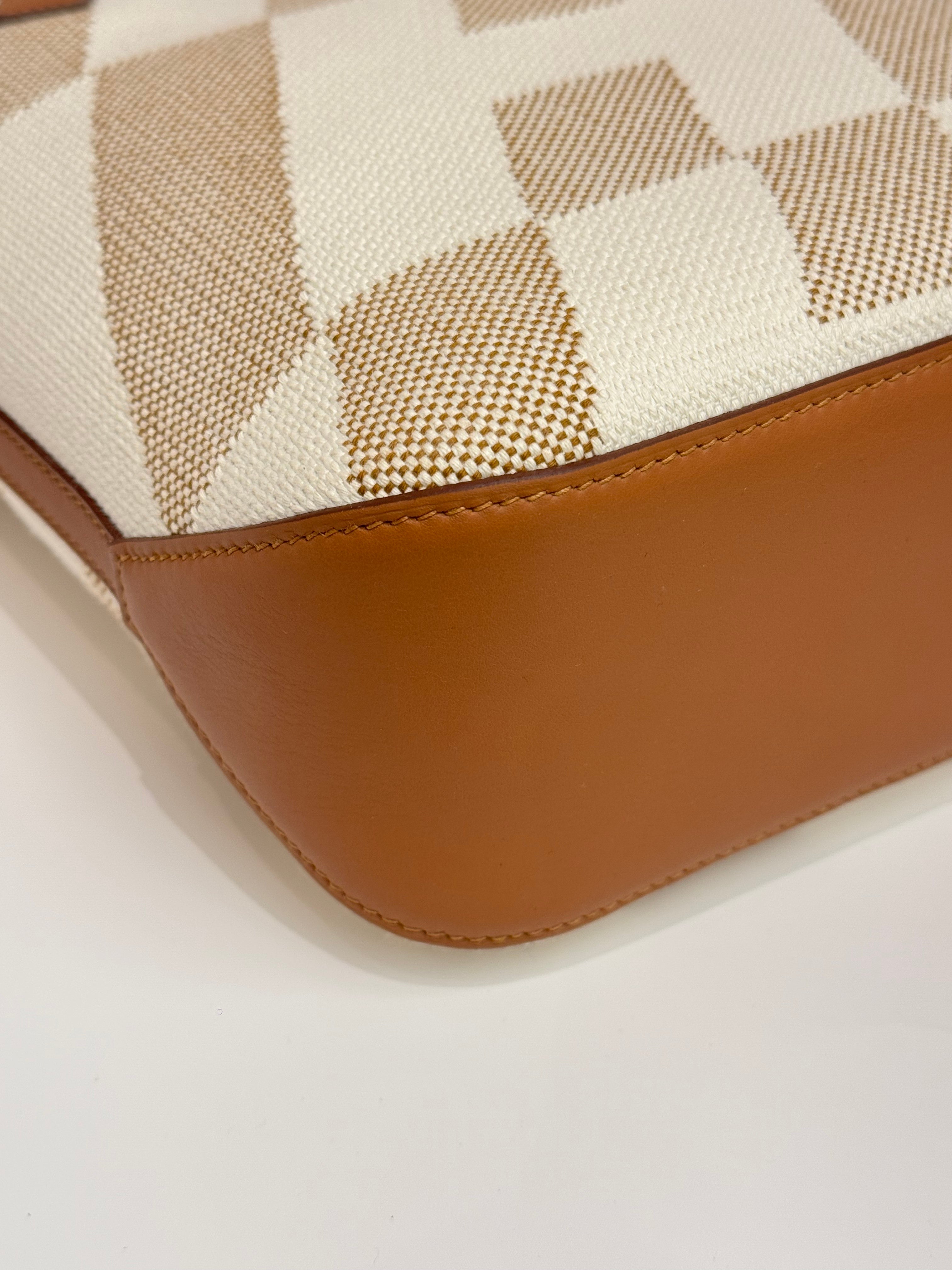 Hermes Cabas 27 Bag Ecre-Naturel / Gold STAMP Z