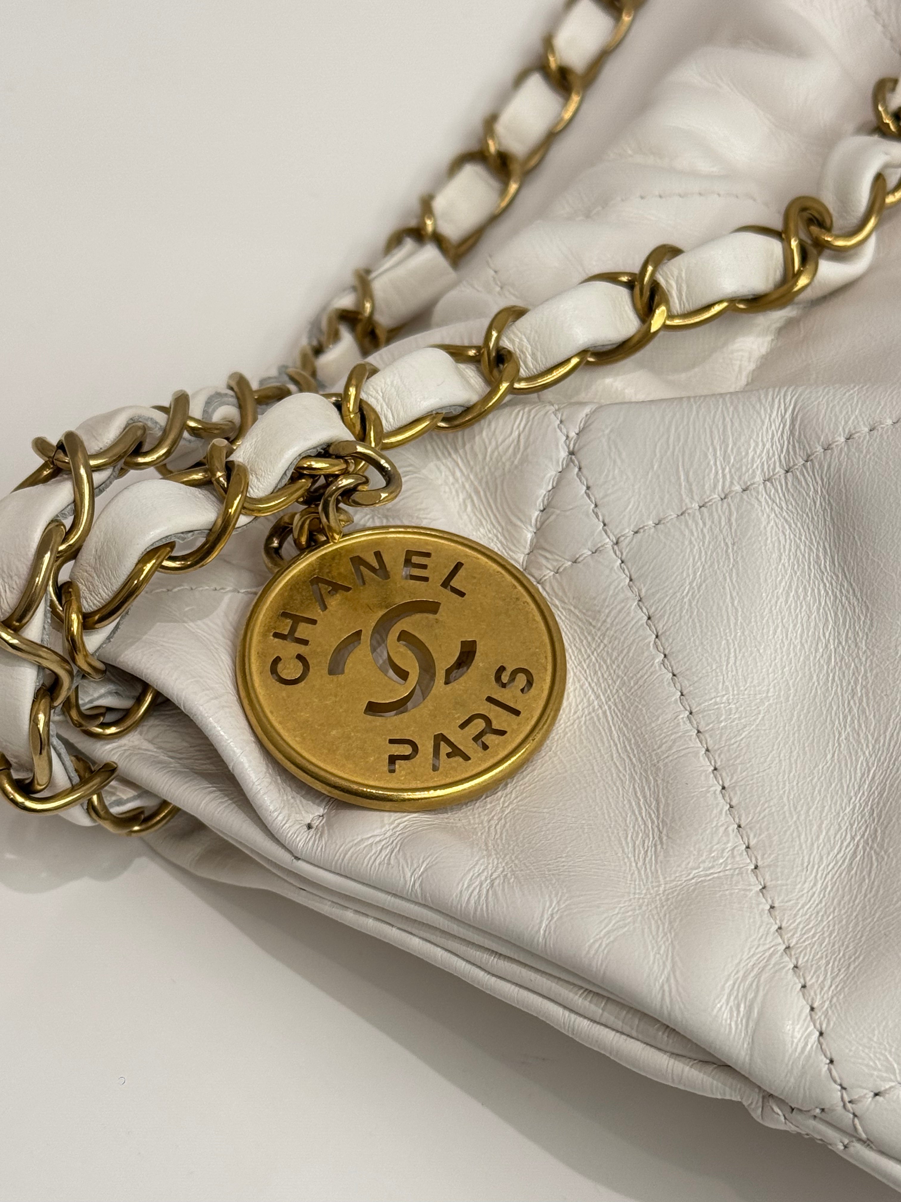 Chanel Medium 22 Bag Calfskin White (Microchip)